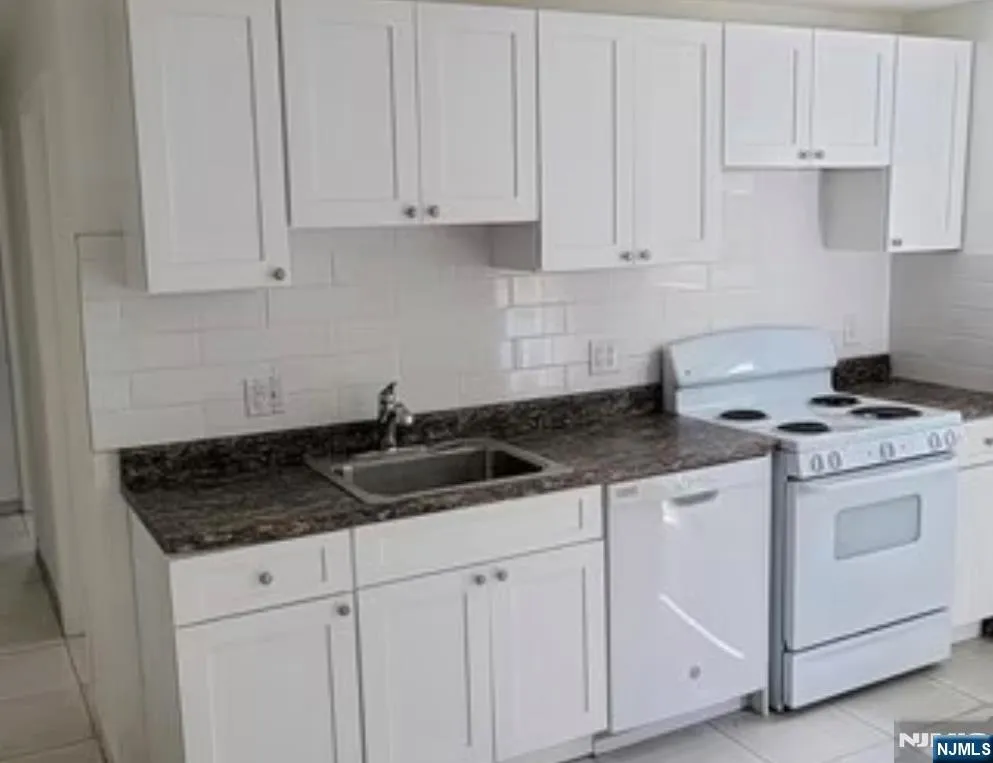 270 Moore Street BE Fort Lee, NJ 07024