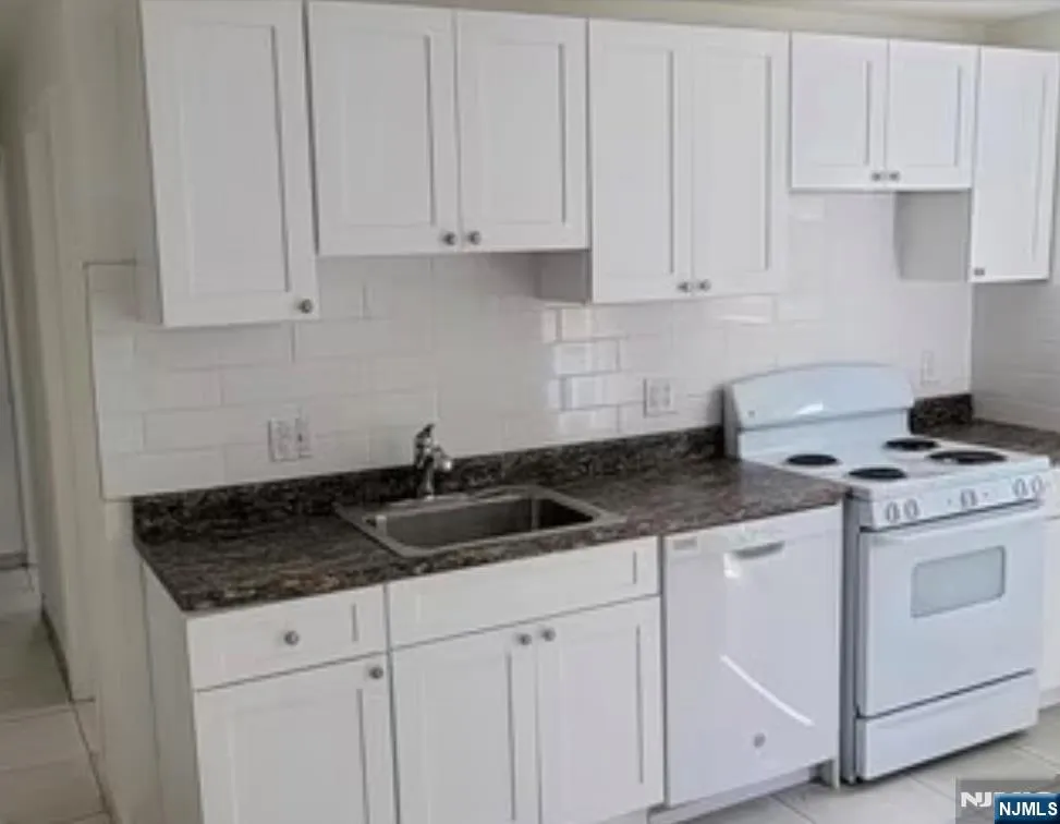 270 Moore Street BE Fort Lee, NJ 07024