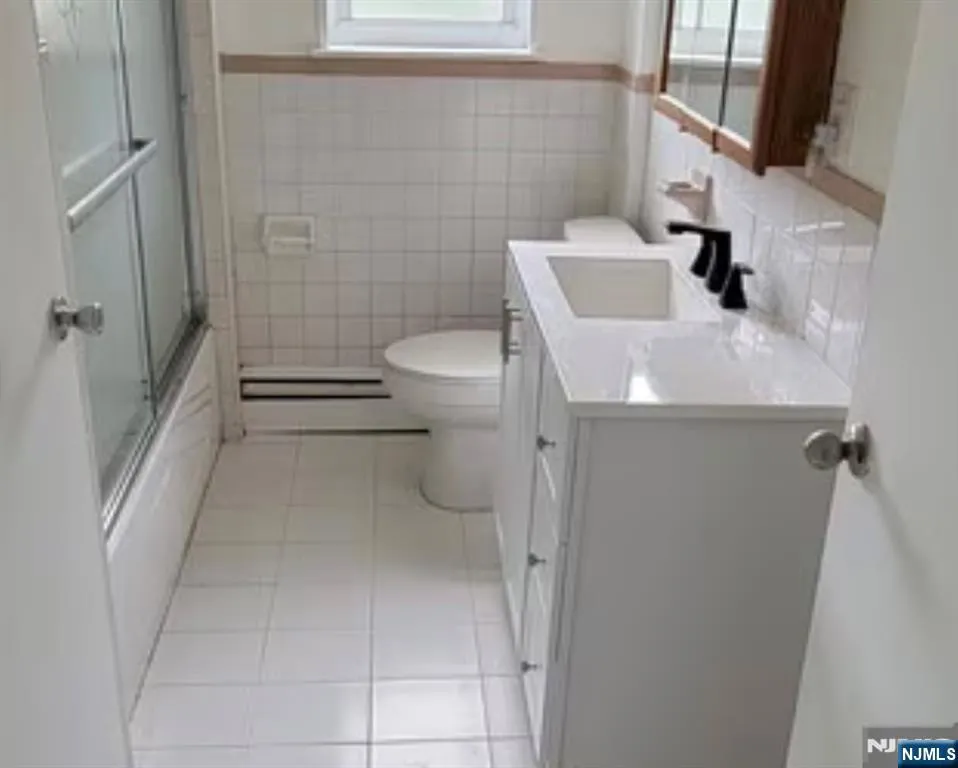270 Moore Street BE Fort Lee, NJ 07024