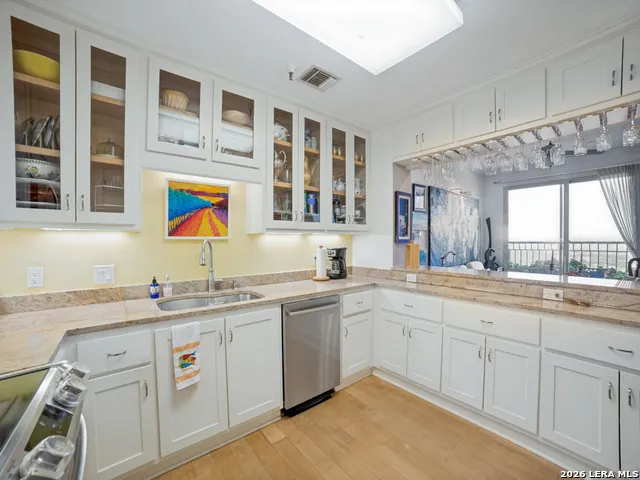1 Towers Park Ln #2401 San Antonio, TX 78209