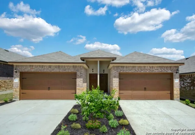 9211 Canyon Converse, TX 78109