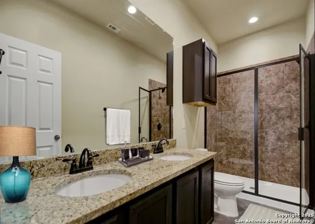 9211 Canyon Converse, TX 78109