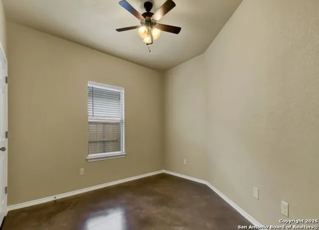 9211 Canyon Converse, TX 78109