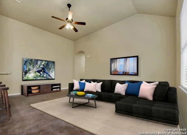 9211 Canyon Converse, TX 78109