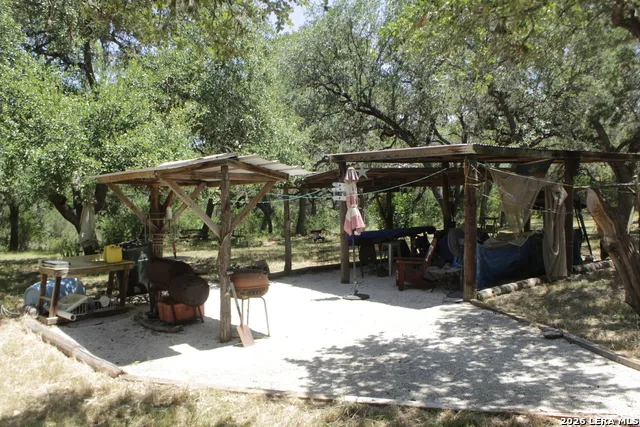 147 Big Shades Rd Concan, TX 78838