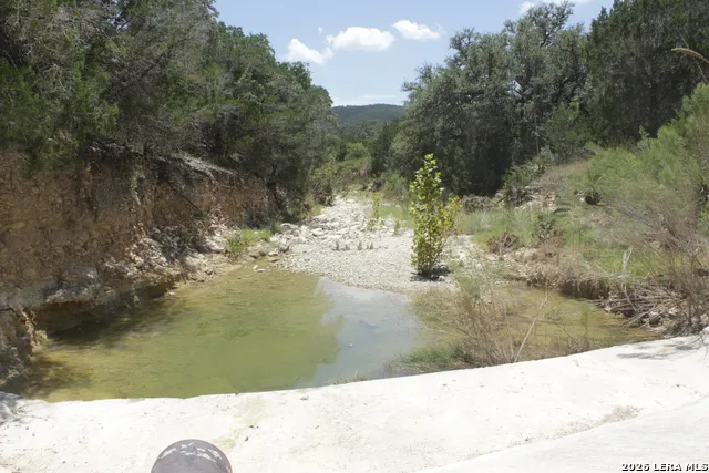 147 Big Shades Rd Concan, TX 78838