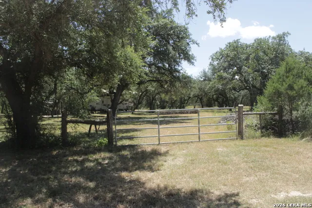 147 Big Shades Rd Concan, TX 78838