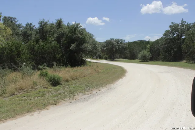 147 Big Shades Rd Concan, TX 78838
