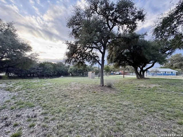406 Kruse Loop Lakehills, TX 78063