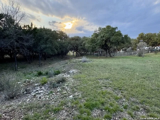 406 Kruse Loop Lakehills, TX 78063