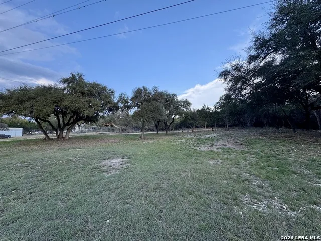 406 Kruse Loop Lakehills, TX 78063