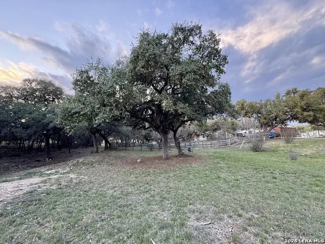 406 Kruse Loop Lakehills, TX 78063