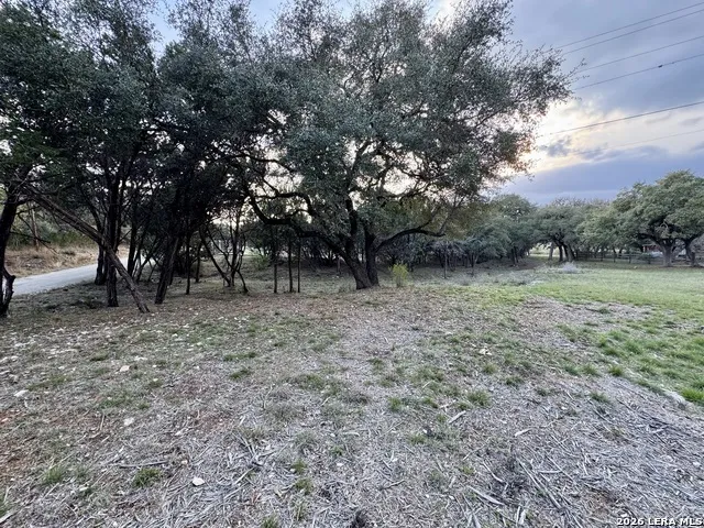 406 Kruse Loop Lakehills, TX 78063