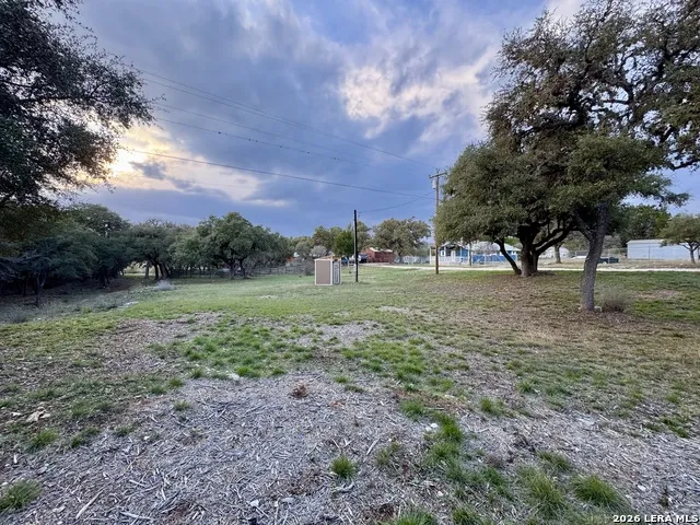 406 Kruse Loop Lakehills, TX 78063