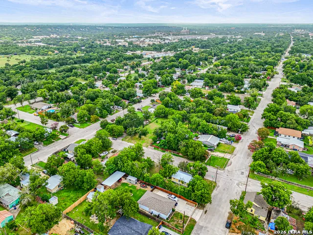 260 HACKBERRY AVE New Braunfels, TX 78130