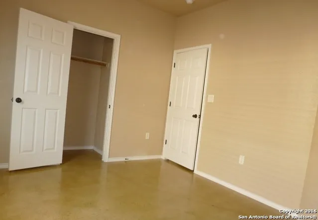 1065 CAROLYN CV New Braunfels, TX 78130