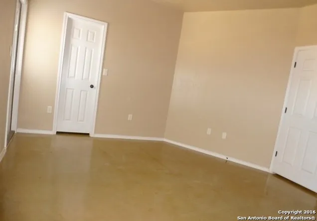 1065 CAROLYN CV New Braunfels, TX 78130
