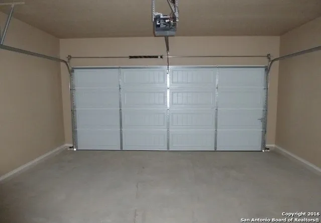 1065 CAROLYN CV New Braunfels, TX 78130