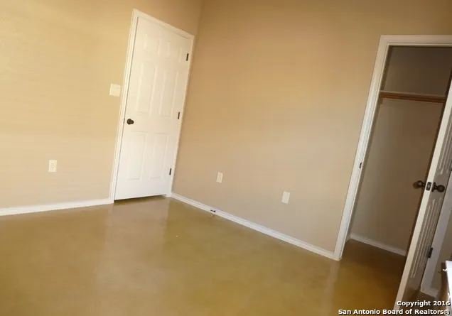 1065 CAROLYN CV New Braunfels, TX 78130