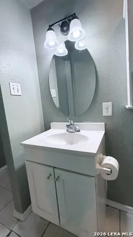 213 Earl Unit B San Antonio, TX 78212