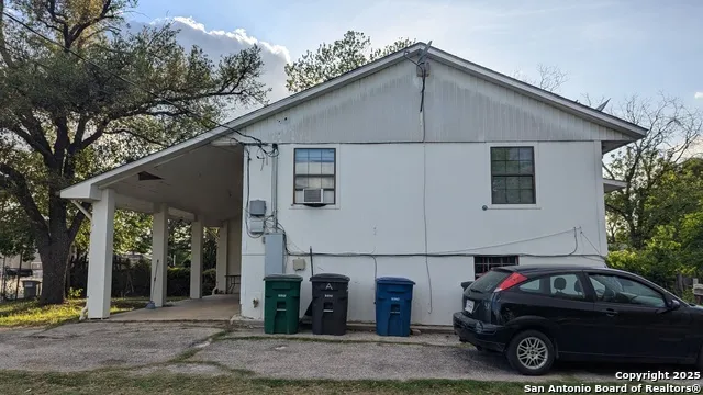213 Earl Unit B San Antonio, TX 78212