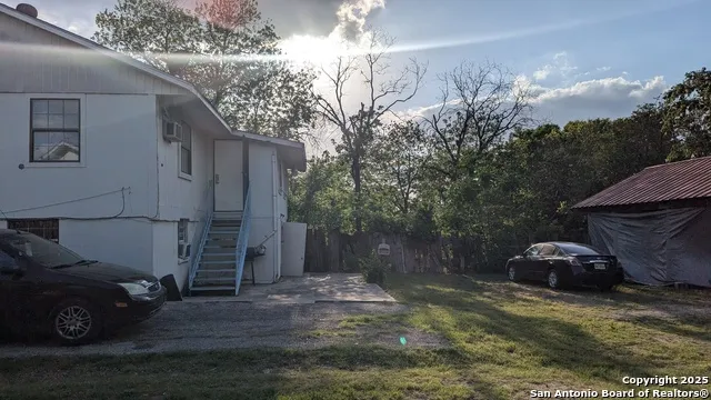 213 Earl Unit B San Antonio, TX 78212