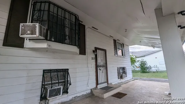 213 Earl Unit B San Antonio, TX 78212