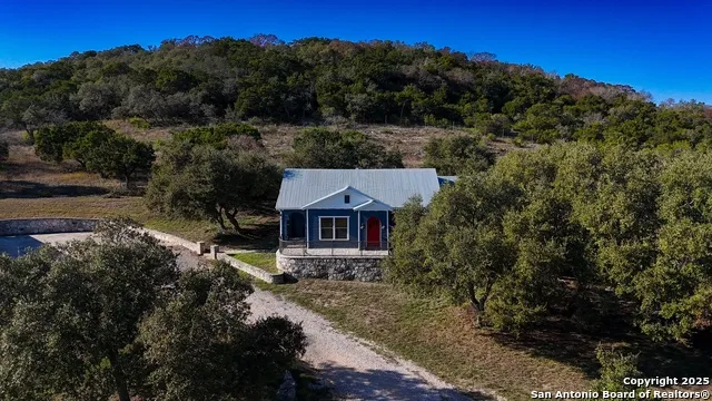 7927 Heuermann San Antonio, TX 78256