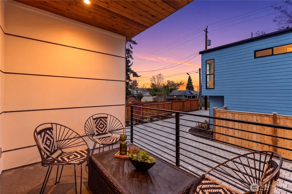 9535 Dayton Avenue Seattle, WA 98103