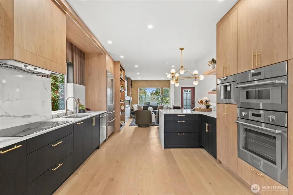 9535 Dayton Avenue Seattle, WA 98103
