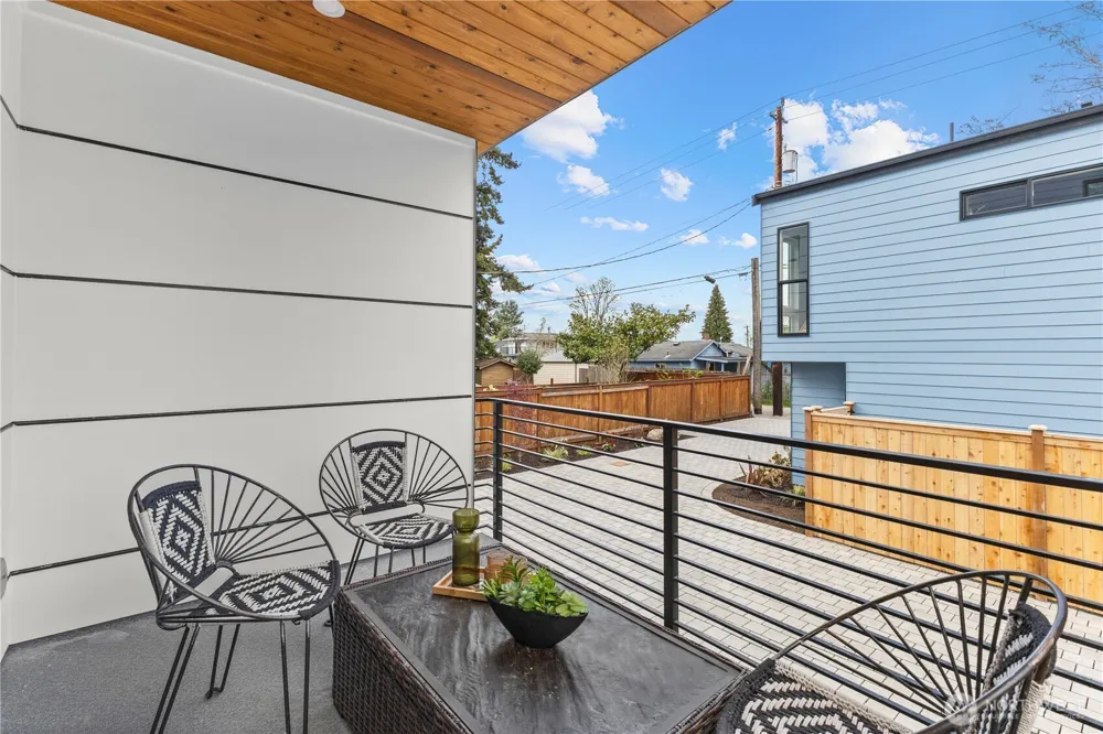 9535 Dayton Avenue Seattle, WA 98103