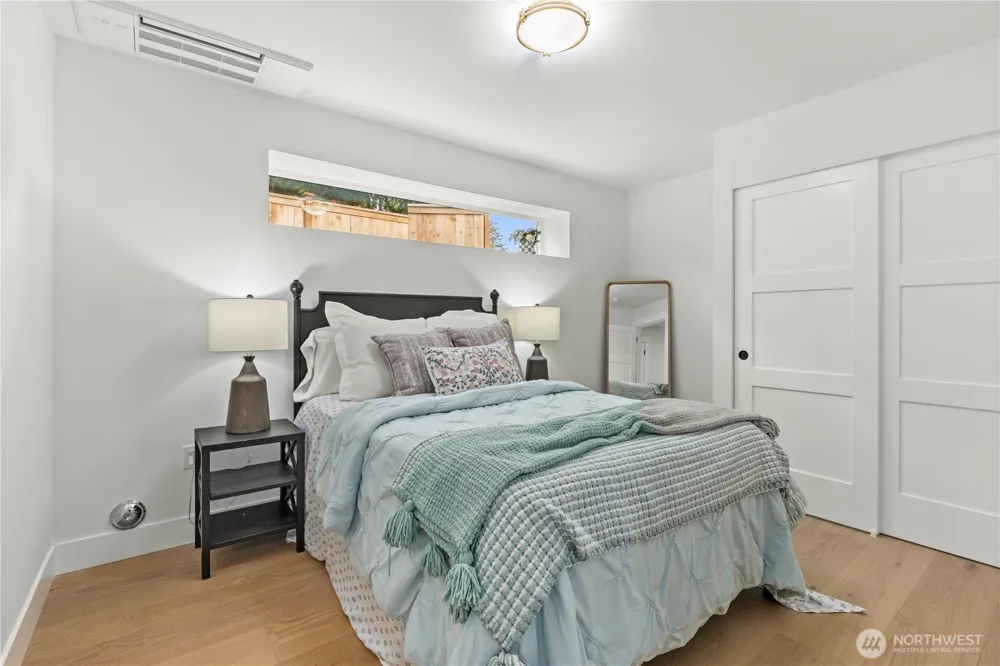 9535 Dayton Avenue Seattle, WA 98103