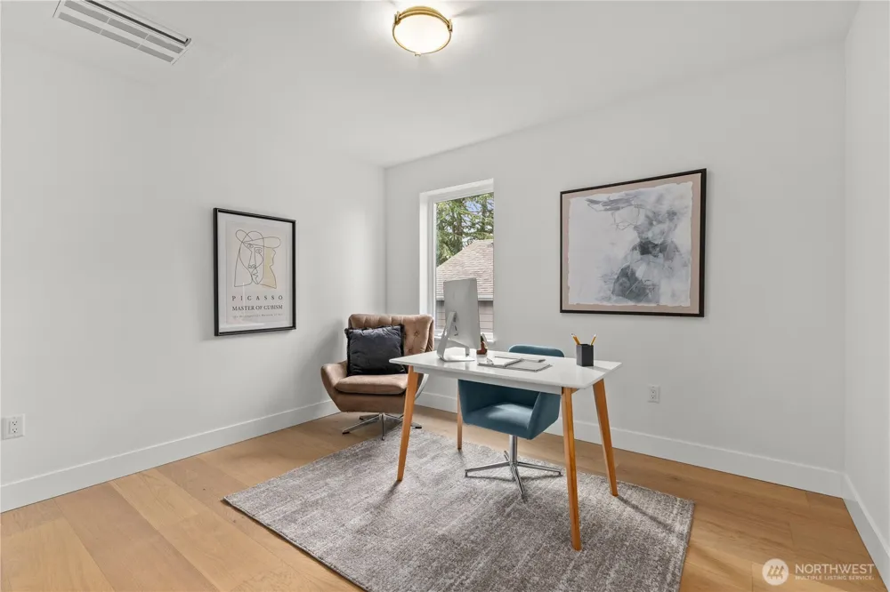 9535 Dayton Avenue Seattle, WA 98103