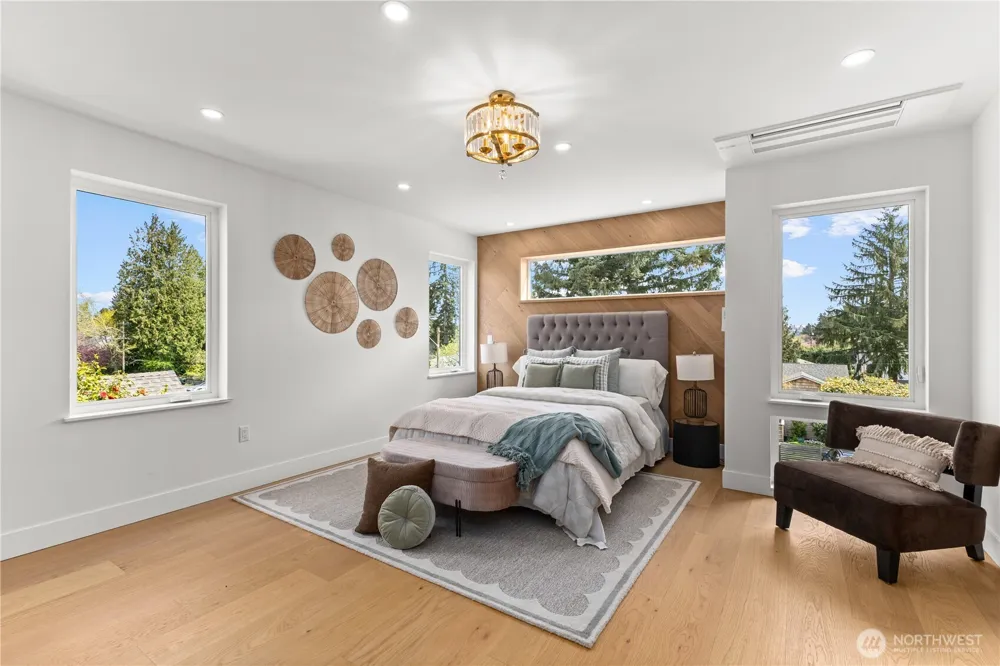 9535 Dayton Avenue Seattle, WA 98103