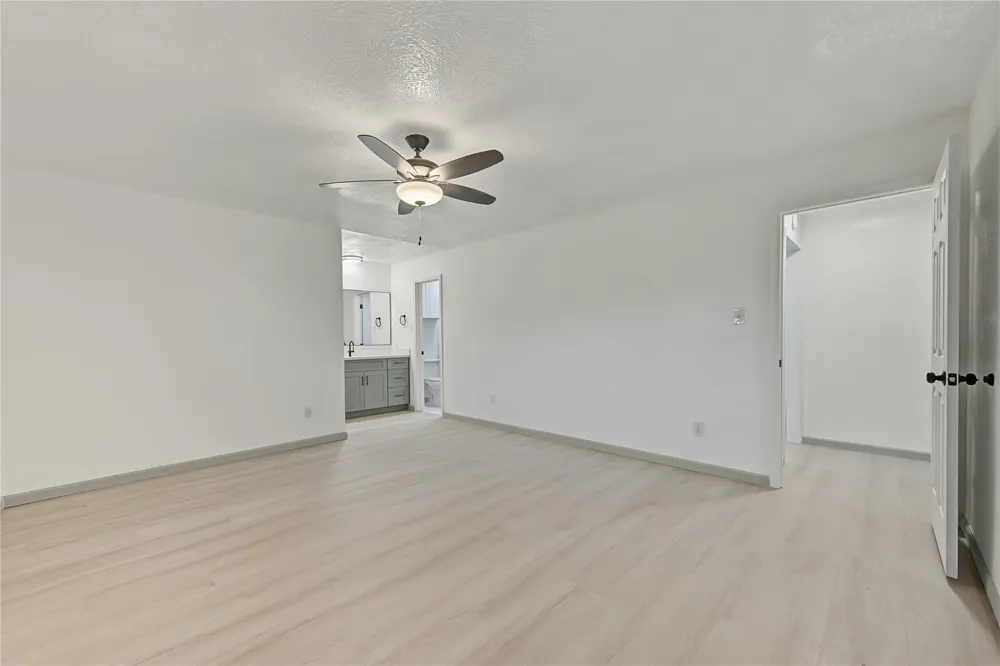 9912 Blue Bird Street La Porte, TX 77571