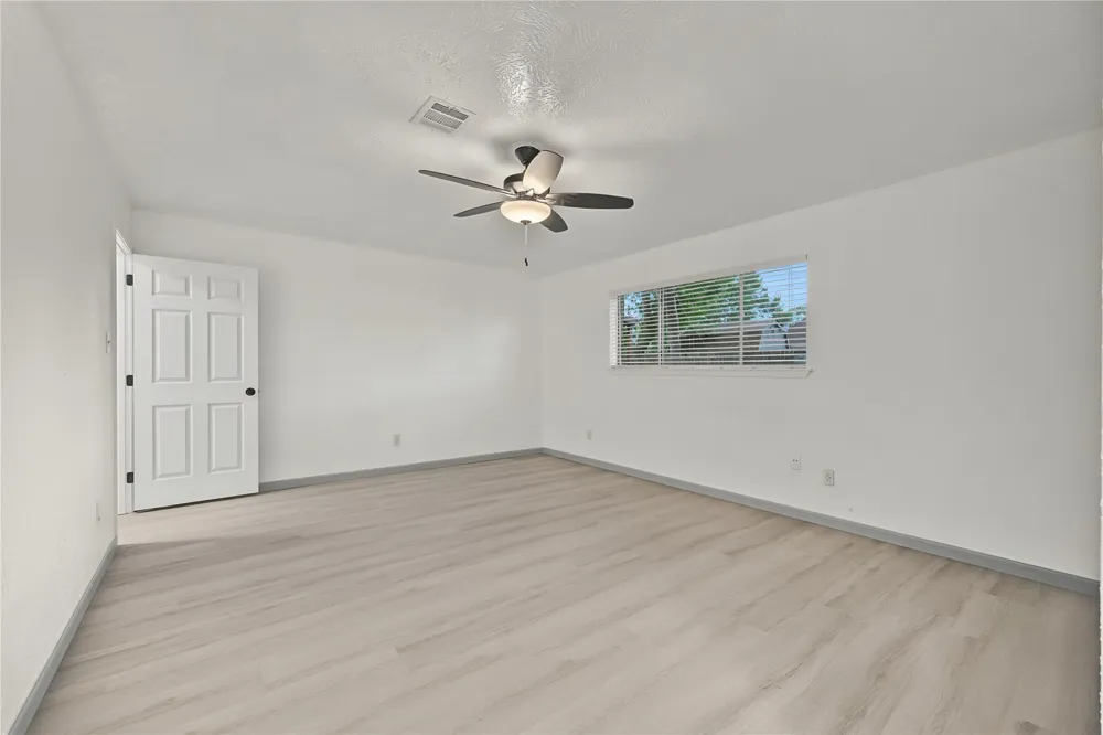 9912 Blue Bird Street La Porte, TX 77571