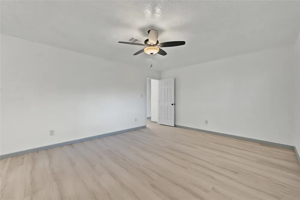9912 Blue Bird Street La Porte, TX 77571