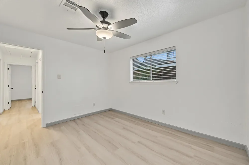 9912 Blue Bird Street La Porte, TX 77571