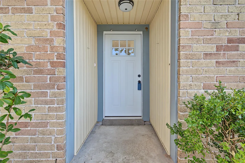 9912 Blue Bird Street La Porte, TX 77571