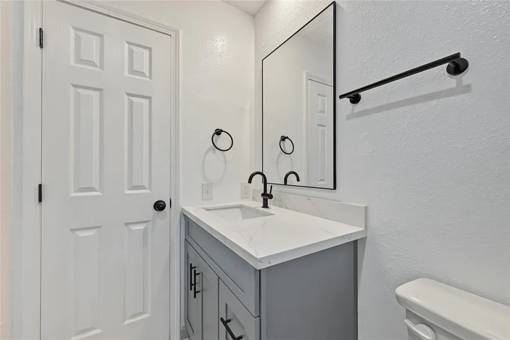 9912 Blue Bird Street La Porte, TX 77571