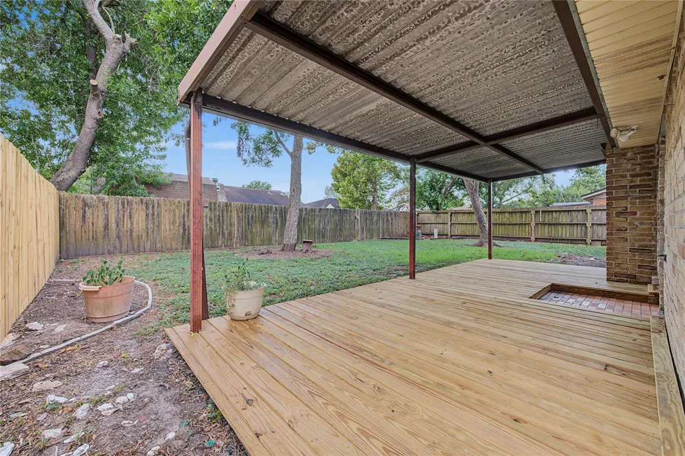 9912 Blue Bird Street La Porte, TX 77571