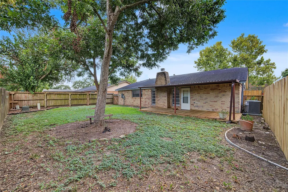 9912 Blue Bird Street La Porte, TX 77571