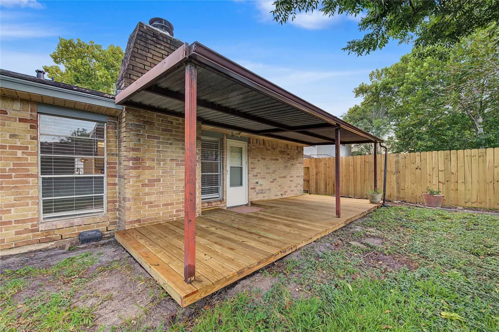 9912 Blue Bird Street La Porte, TX 77571