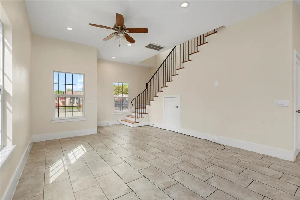 2002 Lynnfield Unit B Street Houston, TX 77093
