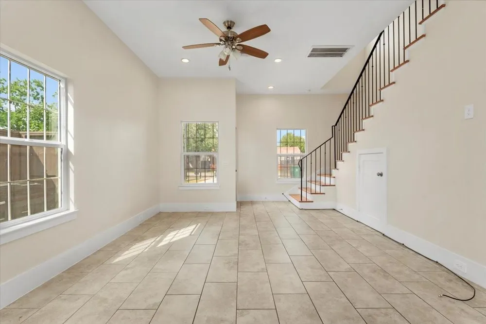2002 Lynnfield Unit B Street Houston, TX 77093