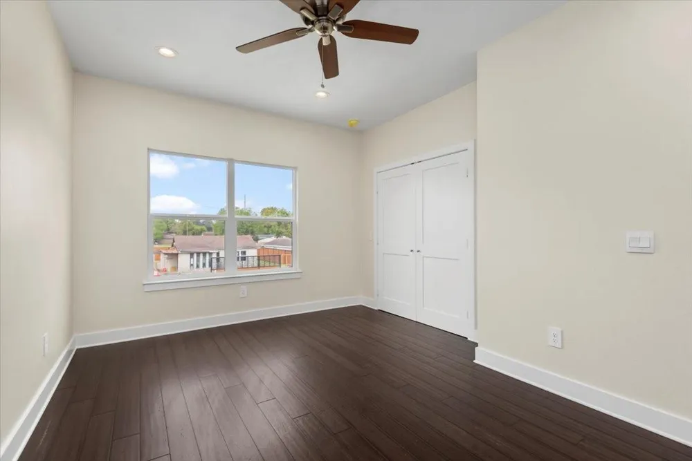2002 Lynnfield Unit B Street Houston, TX 77093