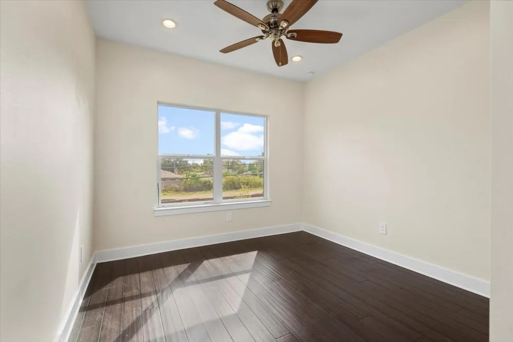 2002 Lynnfield Unit B Street Houston, TX 77093