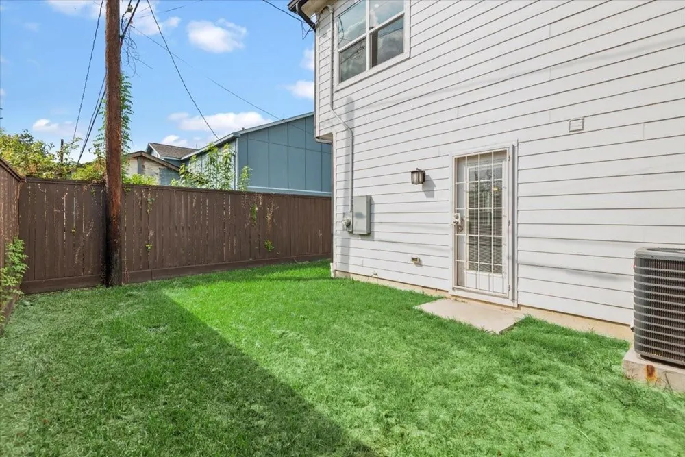 2002 Lynnfield Unit B Street Houston, TX 77093