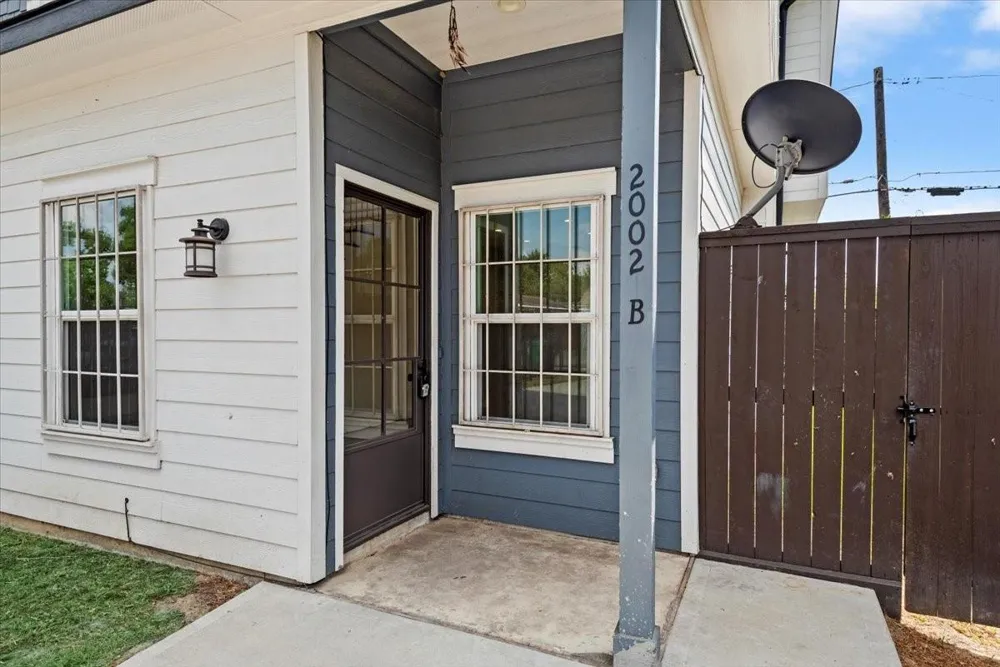 2002 Lynnfield Unit B Street Houston, TX 77093