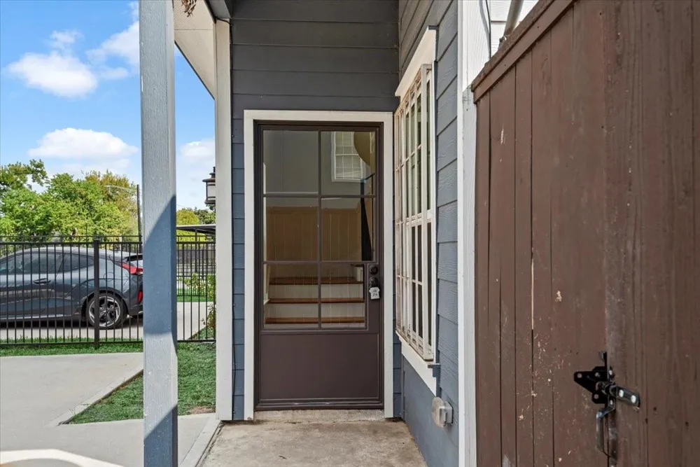 2002 Lynnfield Unit B Street Houston, TX 77093